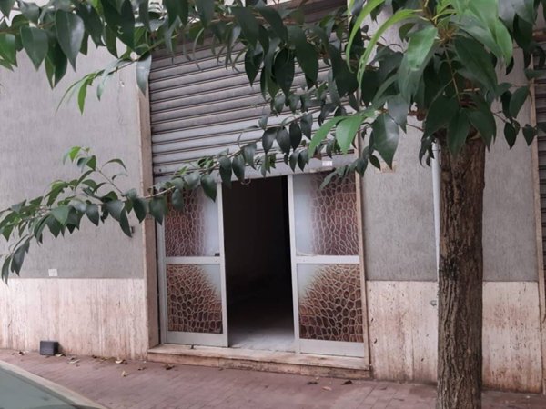 negozio in vendita a Napoli in zona Chiaiano