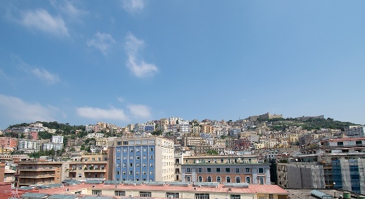 appartamento in vendita a Napoli in zona Chiaia