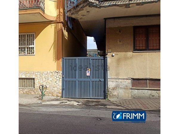 casa indipendente in vendita a Napoli in zona Barra