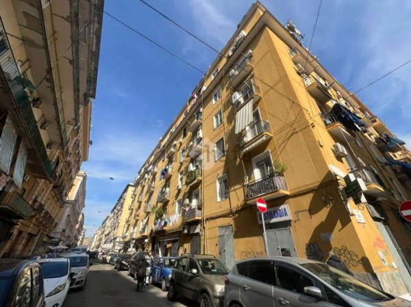 locale di sgombero in vendita a Napoli in zona Vicaria