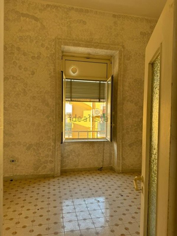 appartamento in vendita a Napoli in zona San Carlo all'Arena