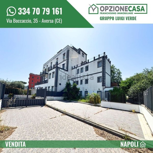 appartamento in vendita a Napoli in zona San Carlo all'Arena
