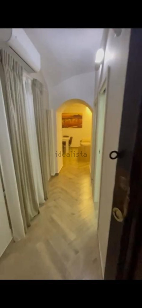 appartamento in vendita a Napoli in zona Chiaia