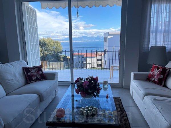 appartamento in vendita a Napoli in zona Posillipo