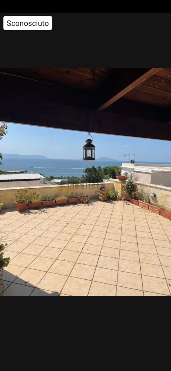 appartamento in vendita a Napoli in zona Posillipo