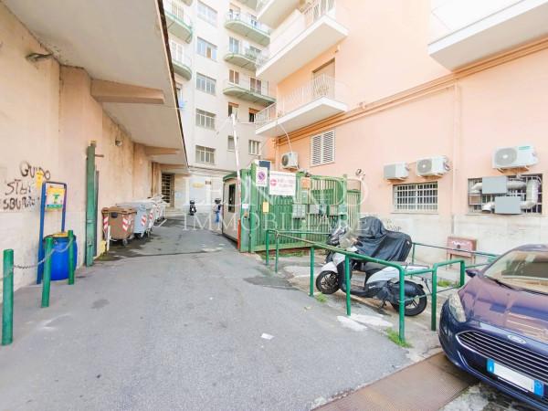 negozio in vendita a Napoli in zona Arenella