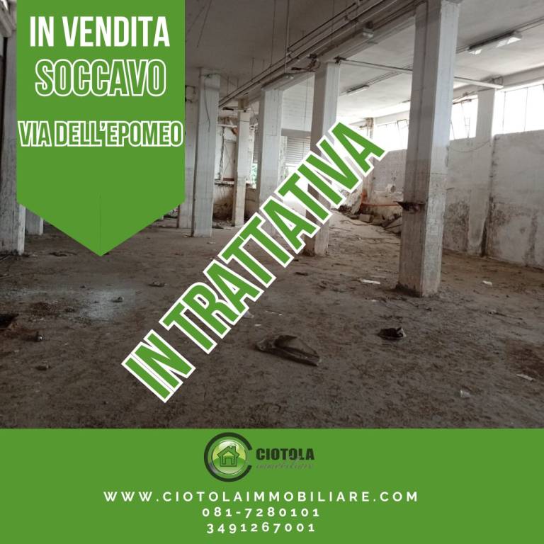locale commerciale in vendita a Napoli in zona Soccavo