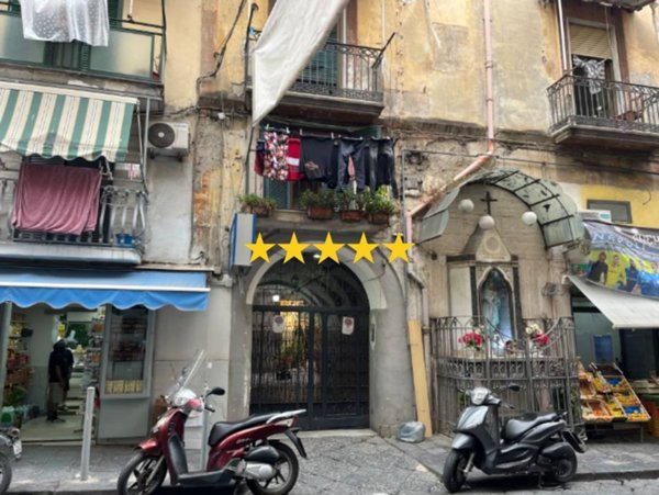 appartamento in vendita a Napoli in zona Stella