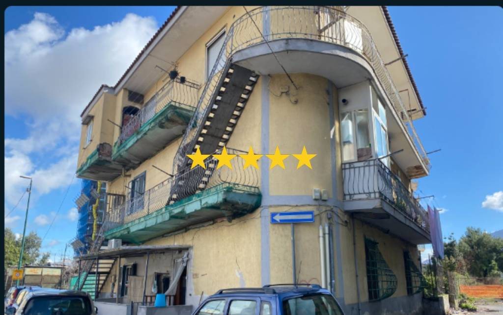 appartamento in vendita a Napoli in zona Barra