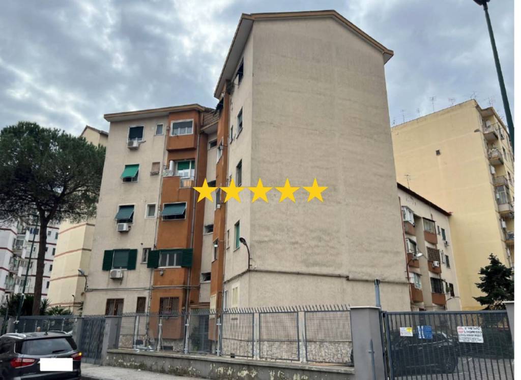 appartamento in vendita a Napoli in zona Fuorigrotta