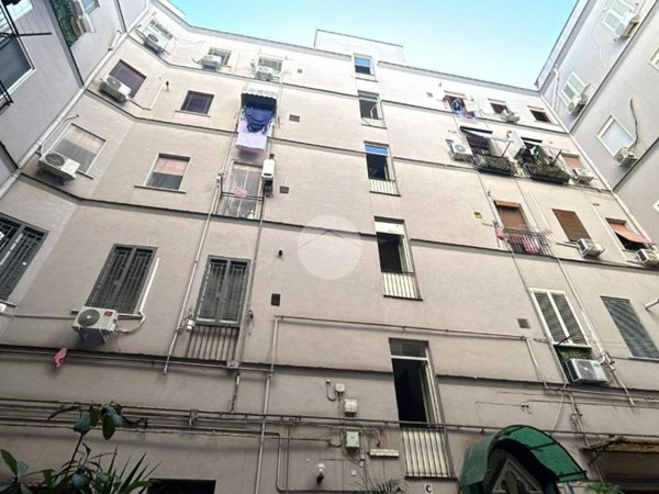 locale commerciale in vendita a Napoli