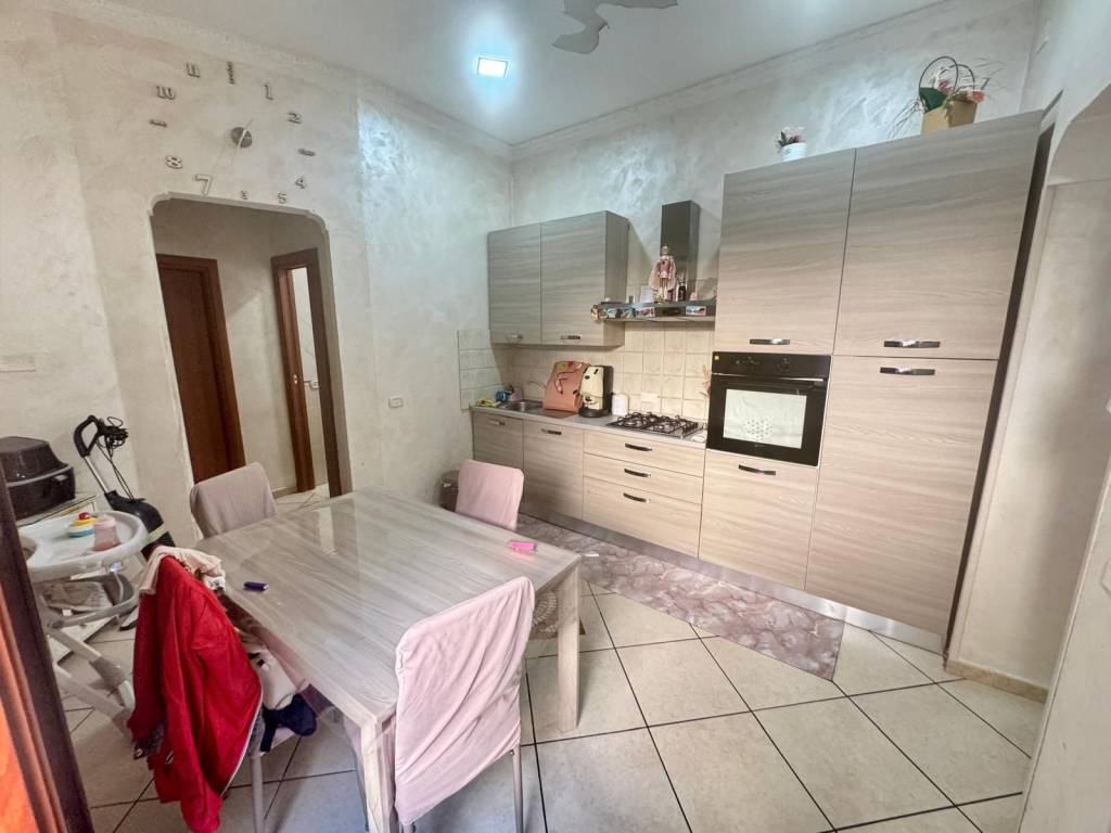 appartamento in vendita a Napoli in zona Stella
