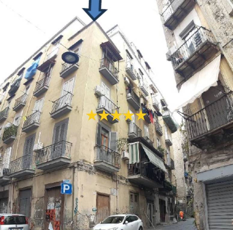 appartamento in vendita a Napoli in zona Pendino / San Giuseppe
