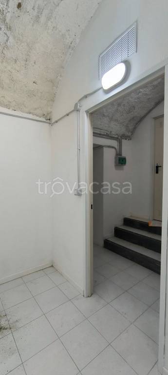 locale di sgombero in vendita a Napoli