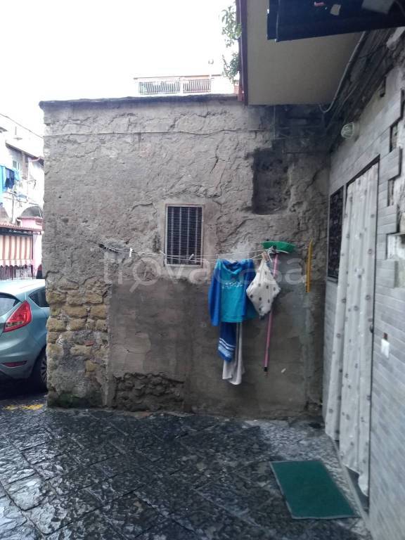 locale di sgombero in vendita a Napoli in zona Barra