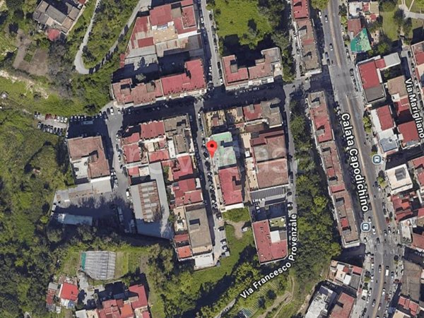 locale commerciale in vendita a Napoli