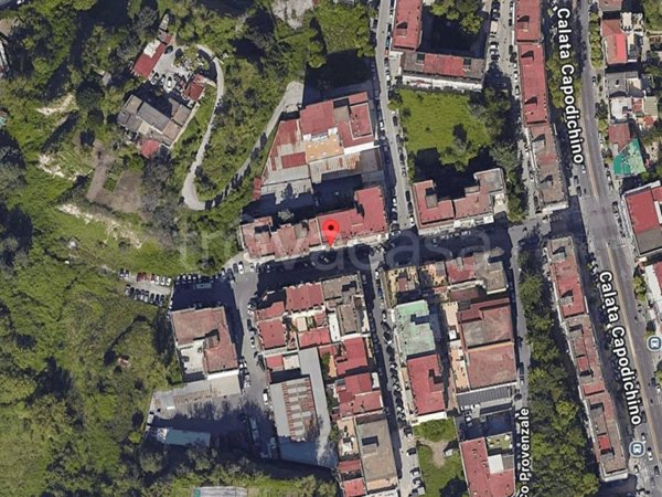 locale commerciale in vendita a Napoli