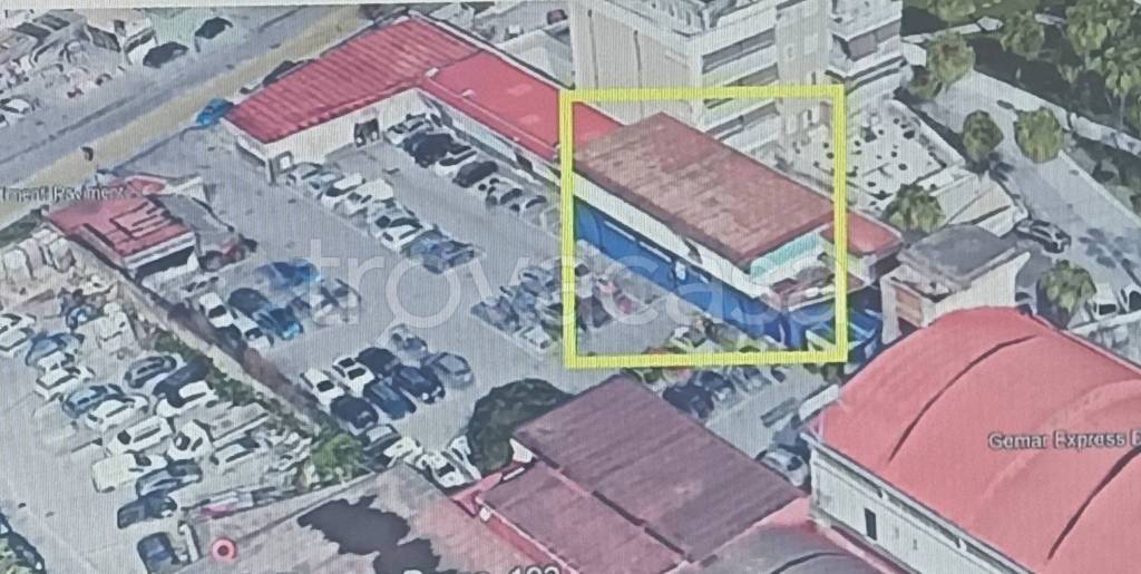 negozio in vendita a Napoli in zona Pendino / San Giuseppe