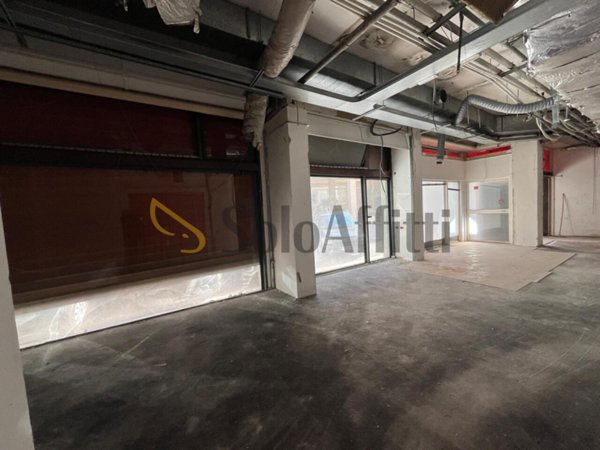 esavano in vendita a Napoli in zona Chiaia