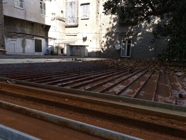 capannone in vendita a Napoli in zona Stella