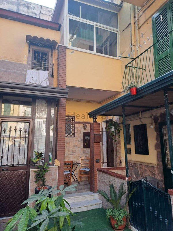 appartamento in vendita a Napoli in zona Barra