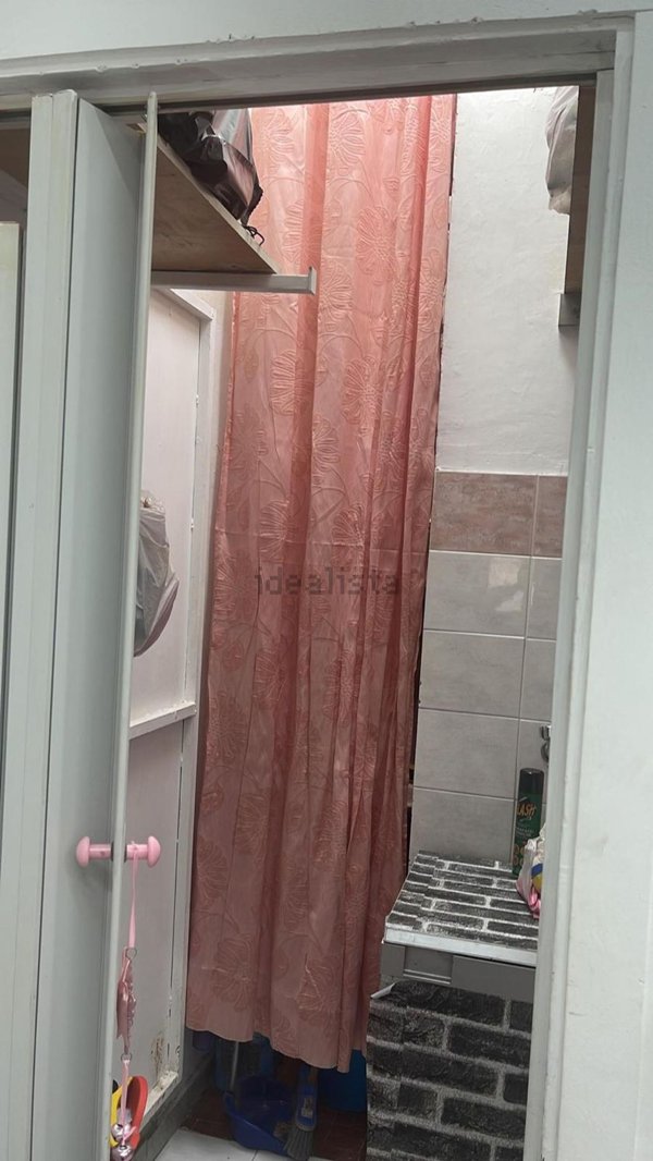 locale commerciale in vendita a Napoli in zona Secondigliano