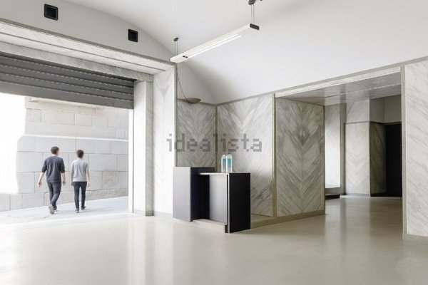 locale commerciale in vendita a Napoli in zona Pendino / San Giuseppe