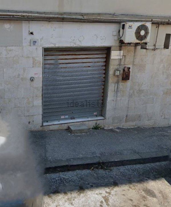 locale commerciale in vendita a Napoli in zona Bagnoli