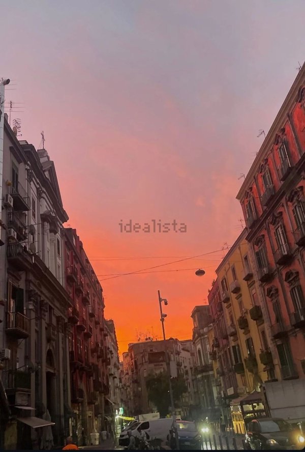 appartamento in vendita a Napoli in zona San Carlo all'Arena