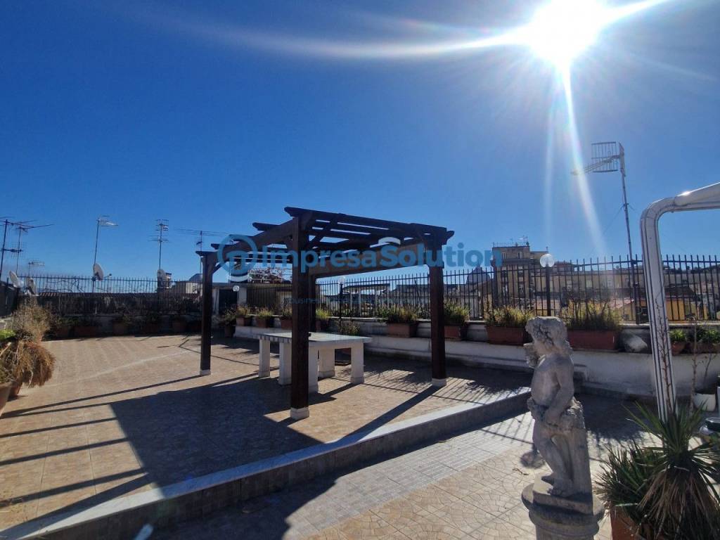 appartamento in vendita a Napoli in zona Vicaria