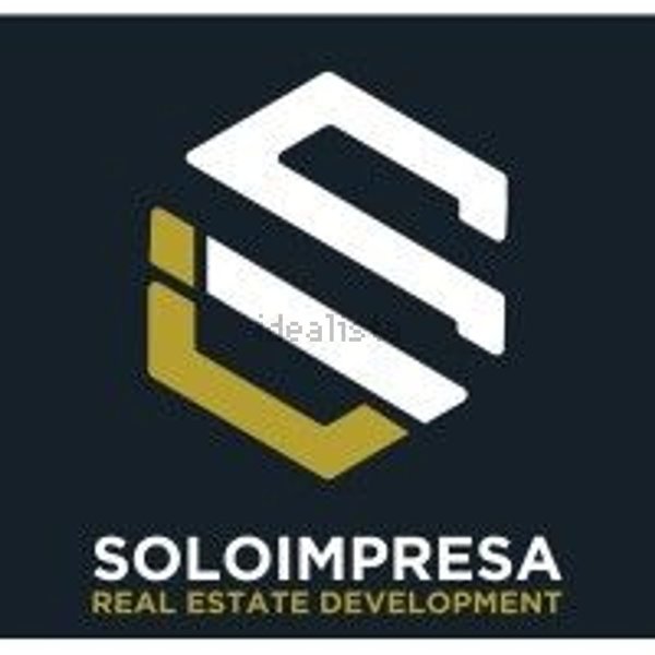 locale commerciale in vendita a Napoli in zona Stella