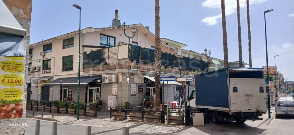 ufficio in vendita a Napoli in zona Pianura