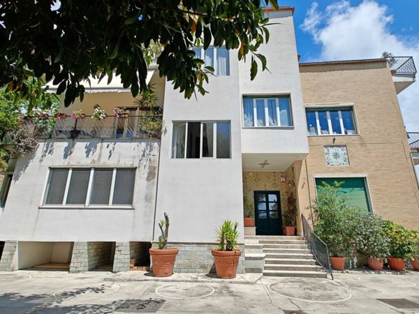 appartamento in vendita a Napoli in zona Posillipo