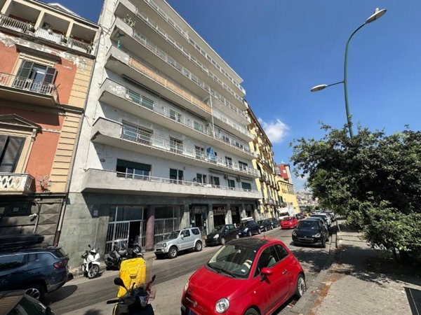 negozio in vendita a Napoli in zona Chiaia