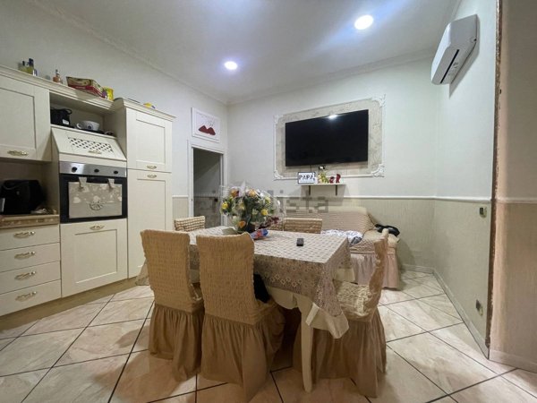 appartamento in vendita a Napoli in zona San Lorenzo