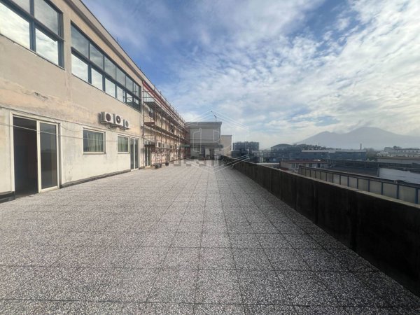 ufficio in vendita a Napoli in zona San Giovanni a Teduccio