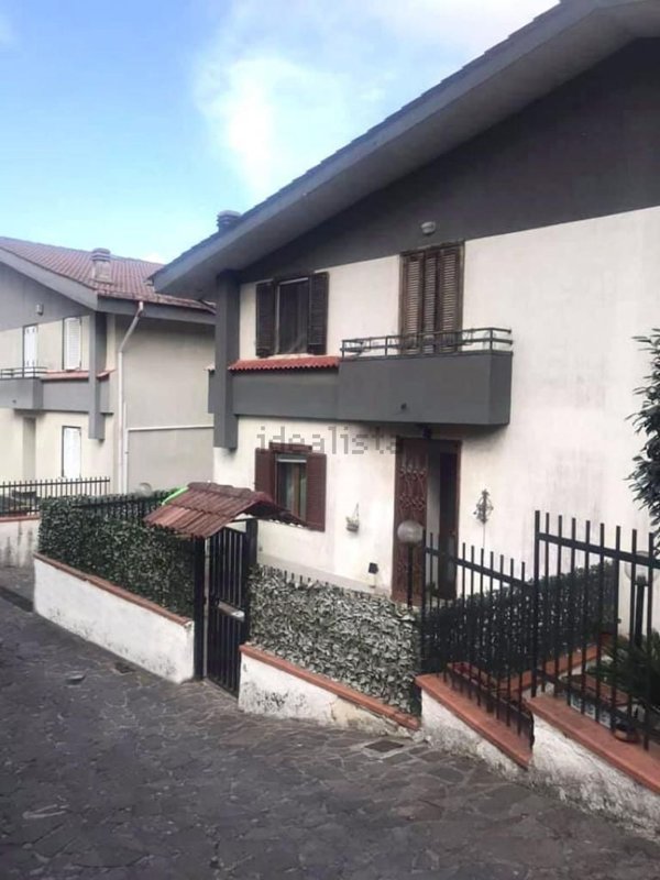 casa indipendente in vendita a Napoli in zona Camaldoli