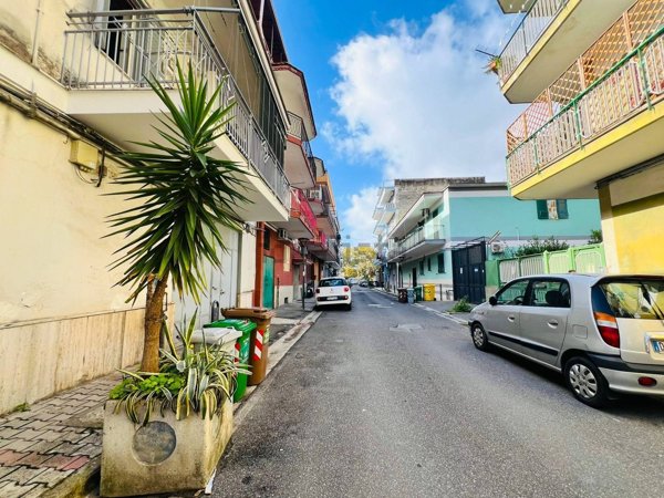 appartamento in vendita a Napoli in zona Barra