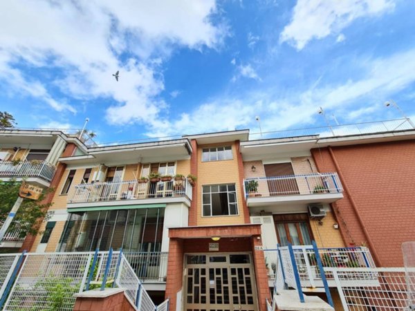 appartamento in vendita a Napoli in zona Stella