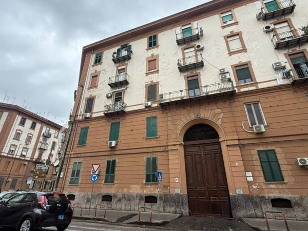 appartamento in vendita a Napoli in zona Vicaria