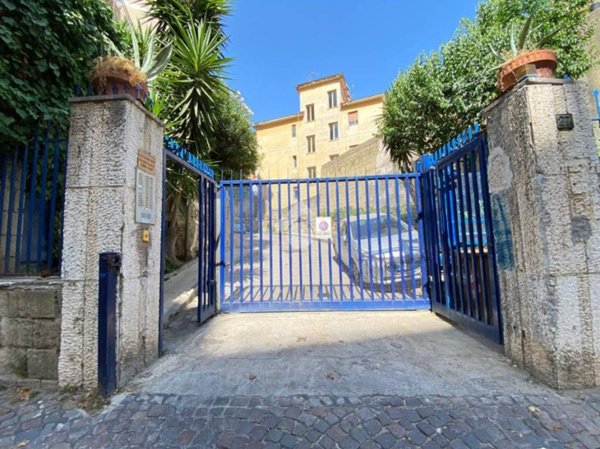 appartamento in vendita a Napoli in zona Arenella