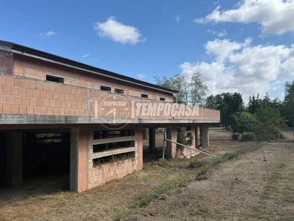 intera palazzina in vendita a Napoli in zona Fuorigrotta