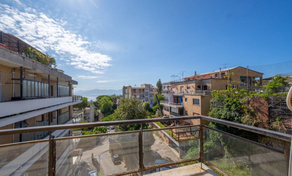 appartamento in vendita a Napoli in zona Posillipo