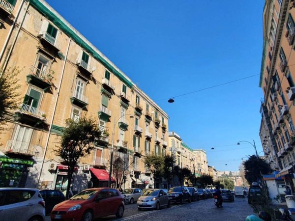 appartamento in vendita a Napoli in zona Stella
