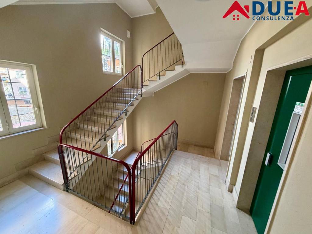 appartamento in vendita a Napoli in zona Arenella