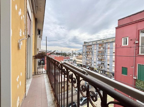 appartamento in vendita a Napoli in zona Poggioreale