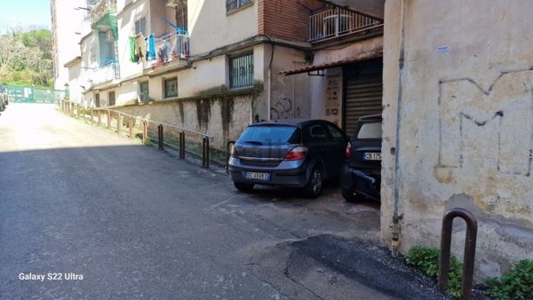 locale commerciale in vendita a Napoli in zona Poggioreale
