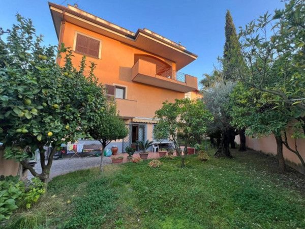 casa indipendente in vendita a Napoli in zona Chiaiano