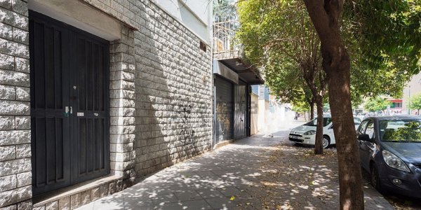 locale commerciale in vendita a Napoli in zona Vicaria