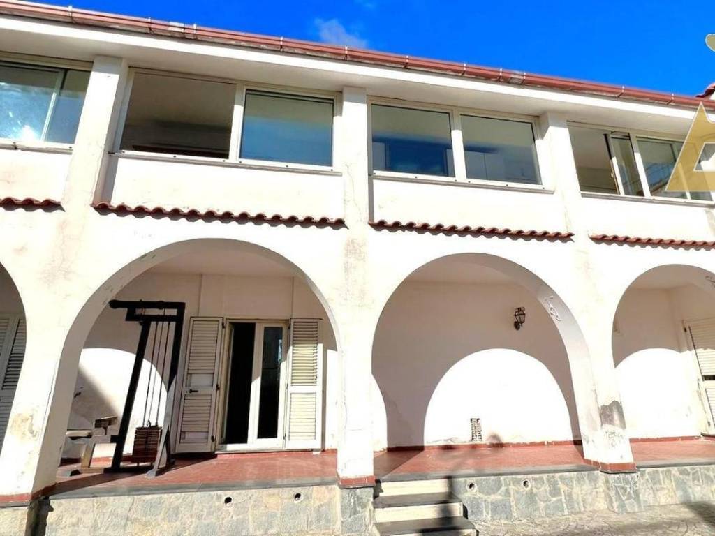 casa indipendente in vendita a Napoli in zona Piscinola